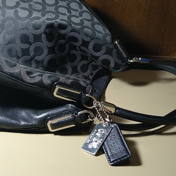 Coach - Picture 5 of 9